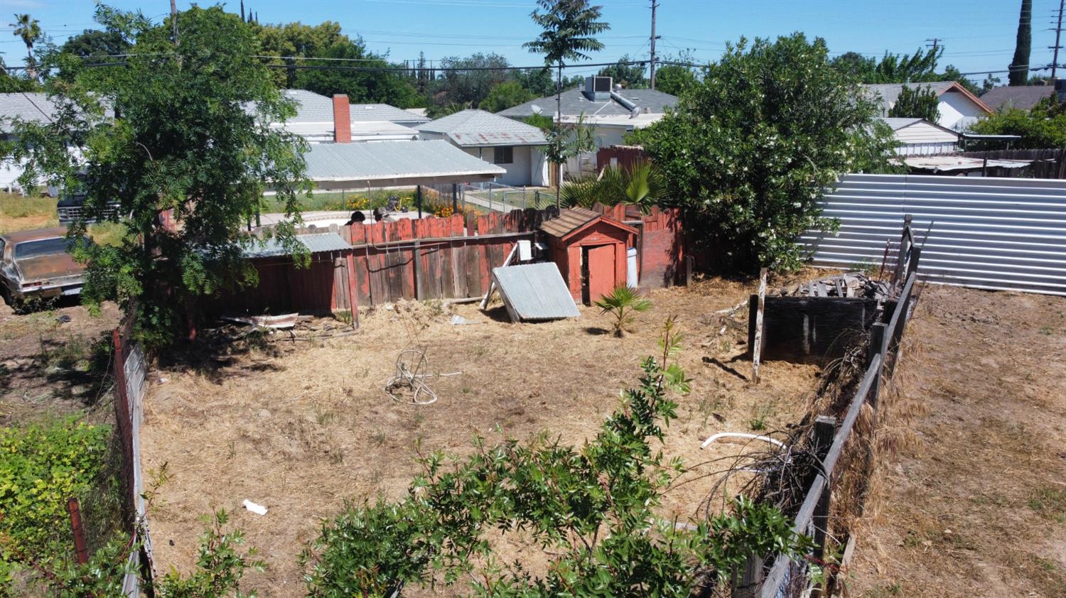 1104 Beverly Dr, Modesto, CA 95351