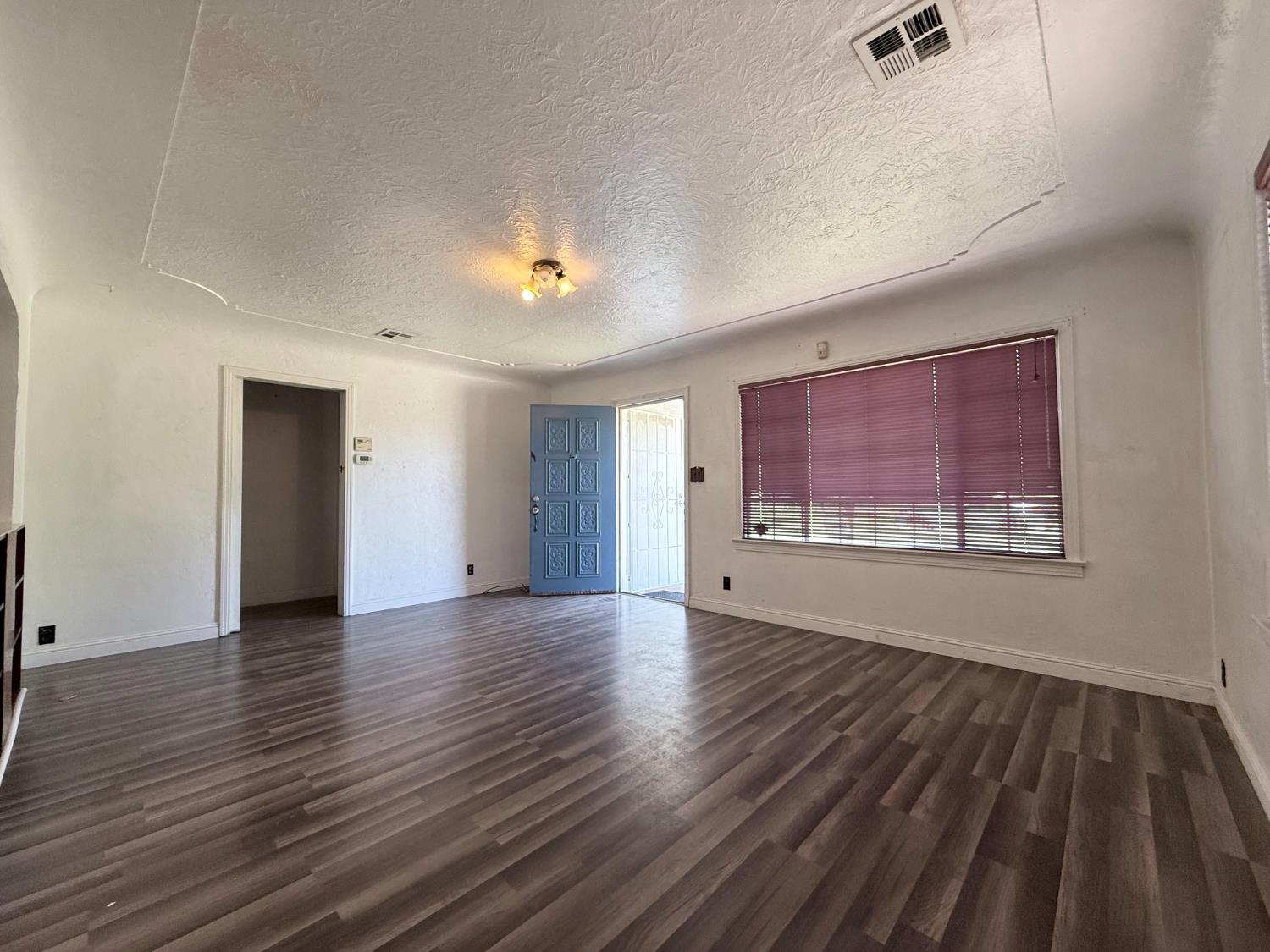 1104 Beverly Dr, Modesto, CA 95351