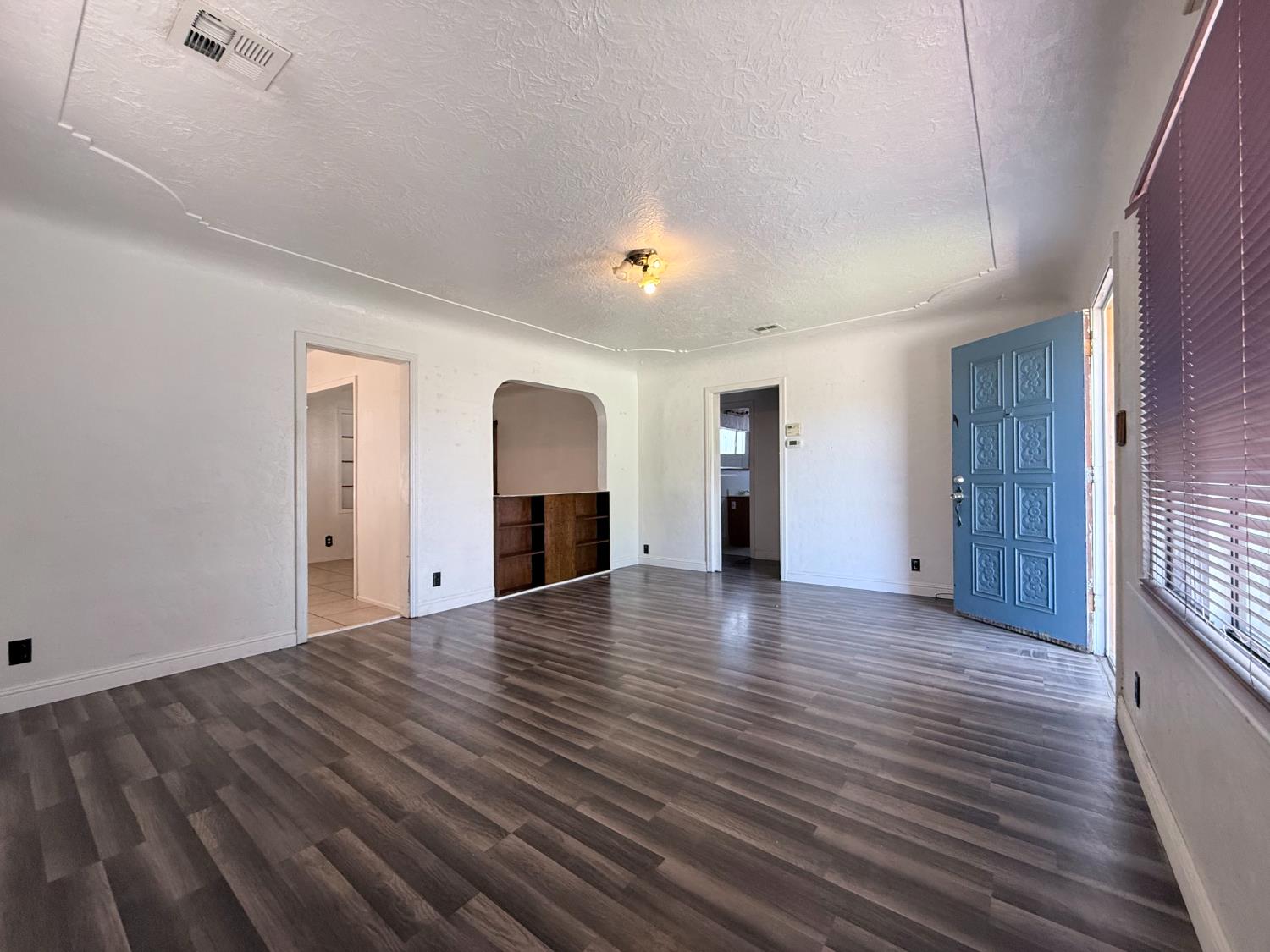 1104 Beverly Dr, Modesto, CA 95351