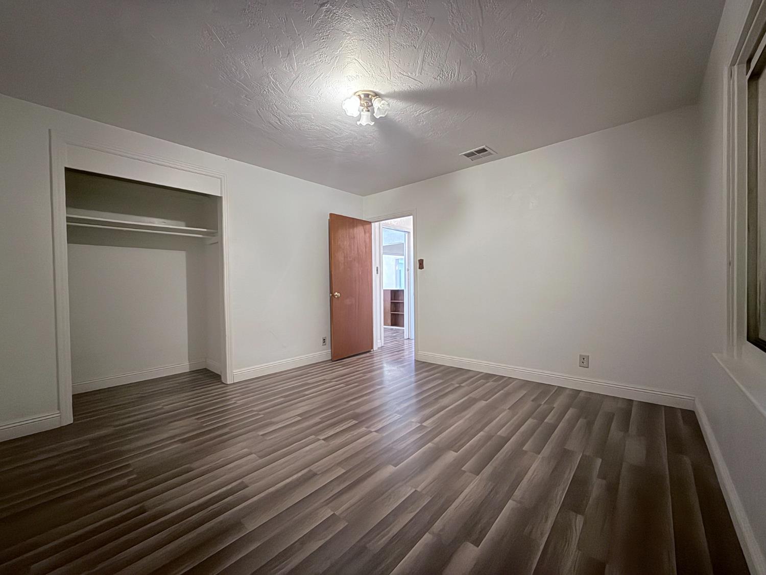 1104 Beverly Dr, Modesto, CA 95351