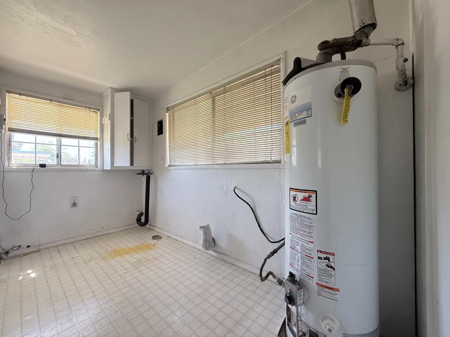 1104 Beverly Dr, Modesto, CA 95351