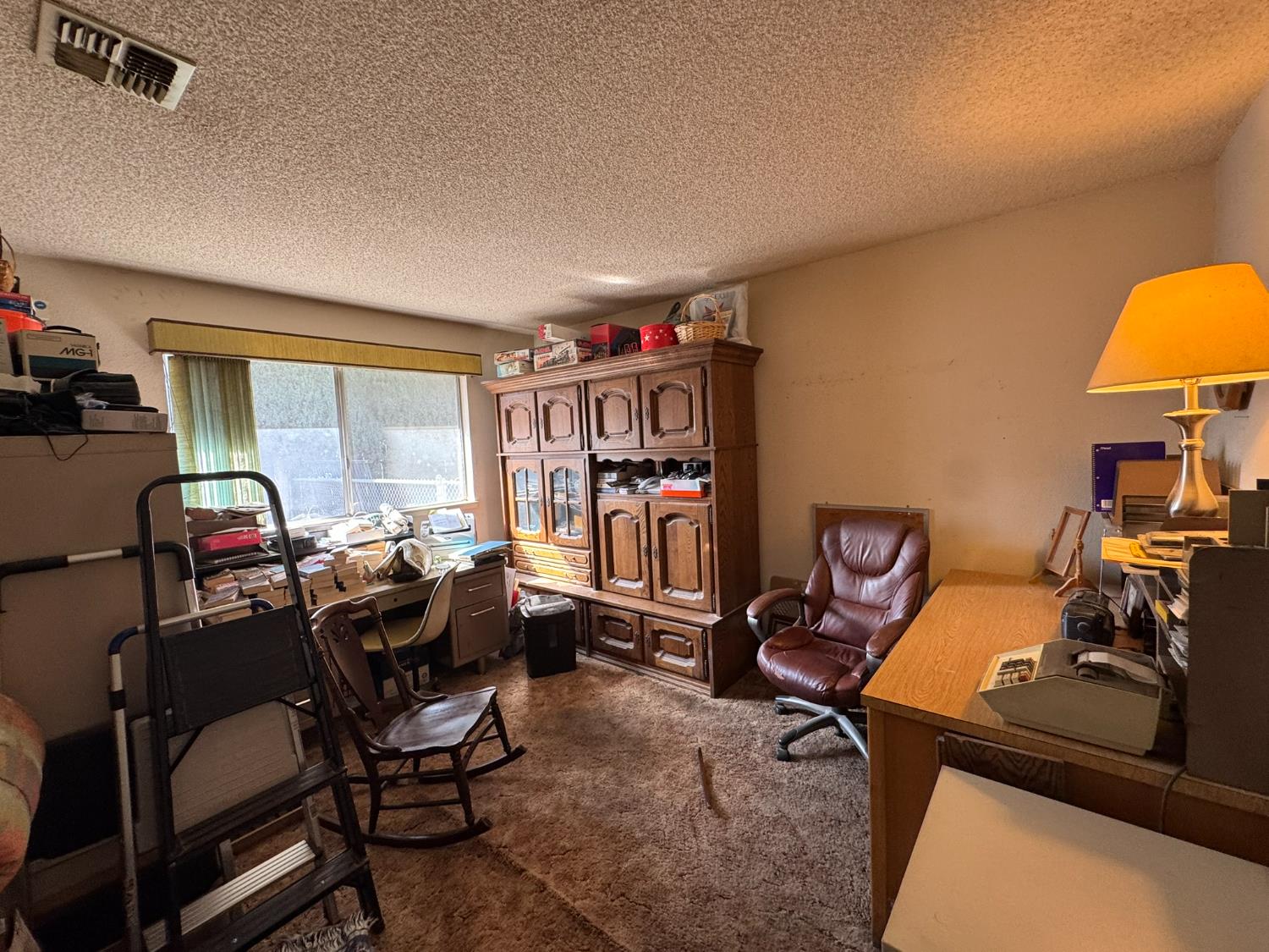 1461 E D St, Oakdale, CA 95361