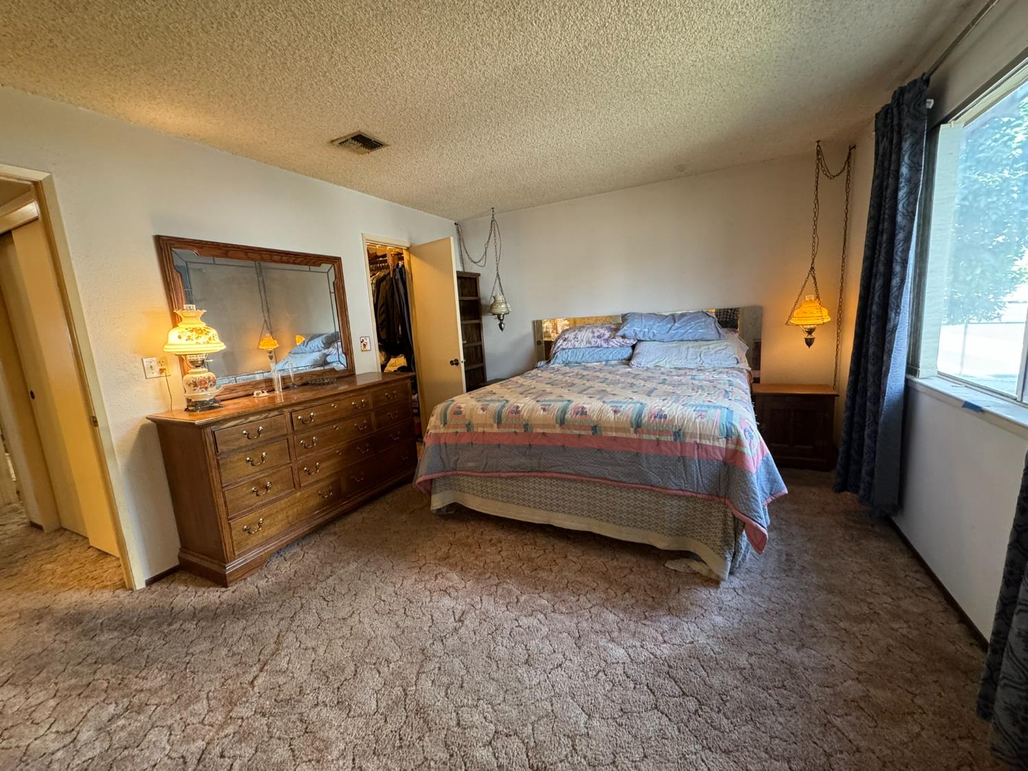 1461 E D St, Oakdale, CA 95361