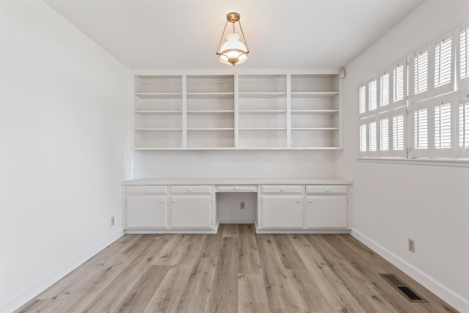 2400 Woodland Ave, Modesto, CA 95358