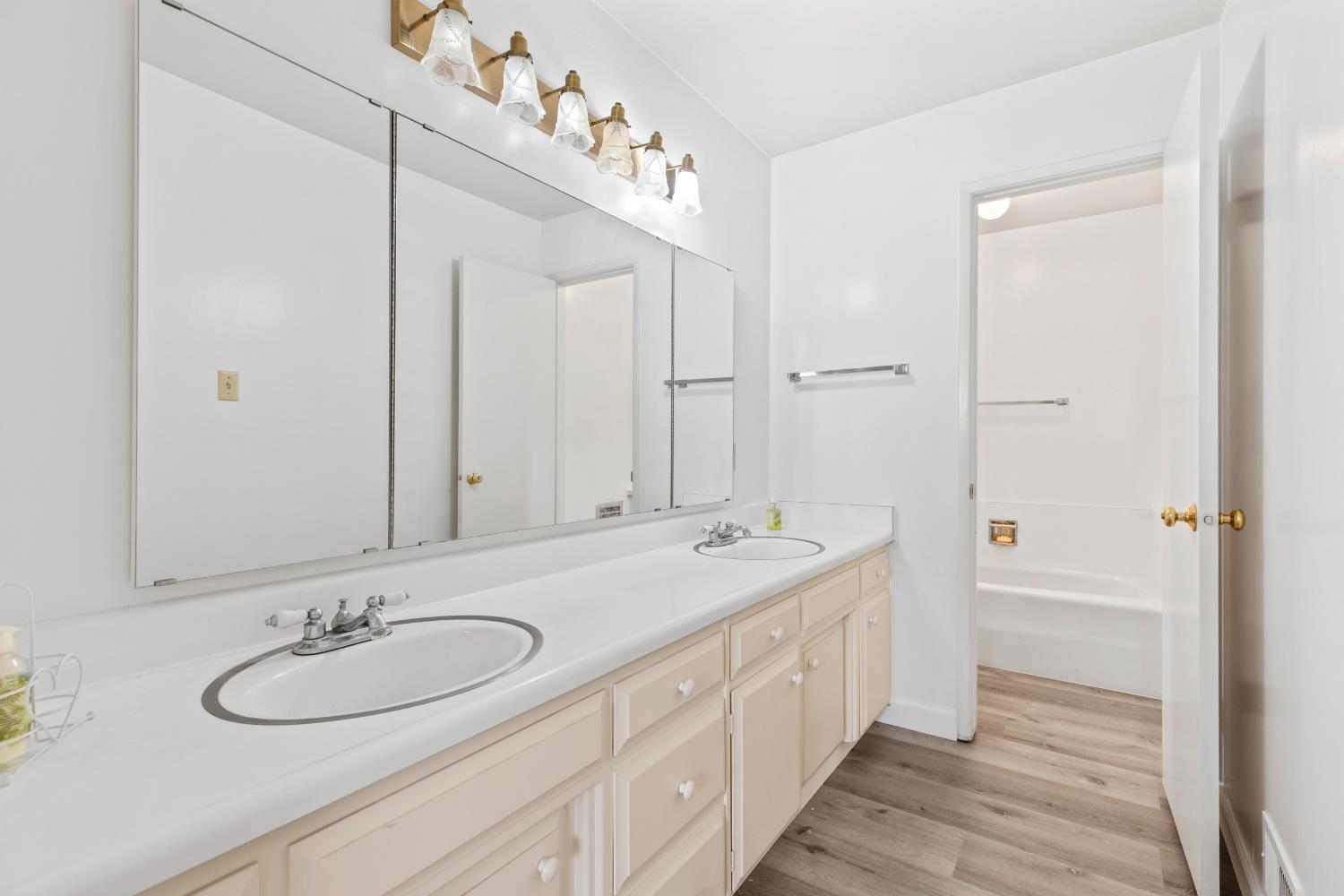2400 Woodland Ave, Modesto, CA 95358