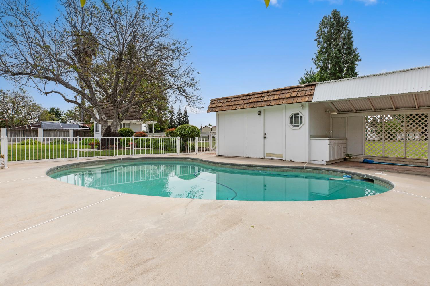 2400 Woodland Ave, Modesto, CA 95358