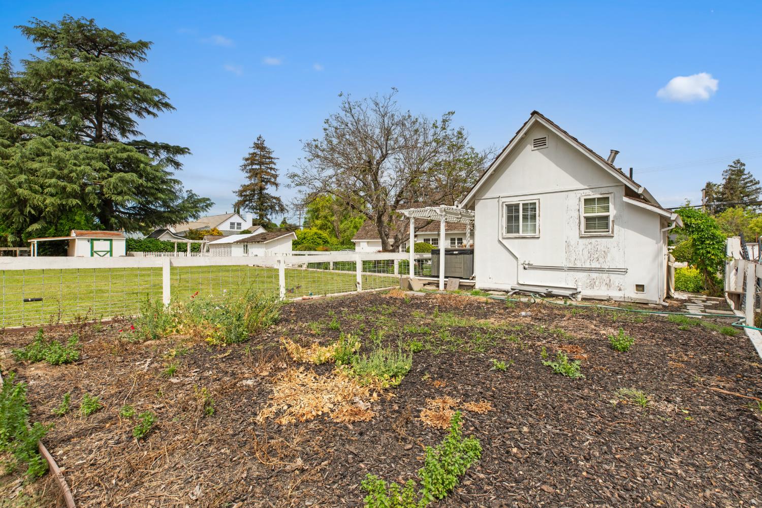 2400 Woodland Ave, Modesto, CA 95358
