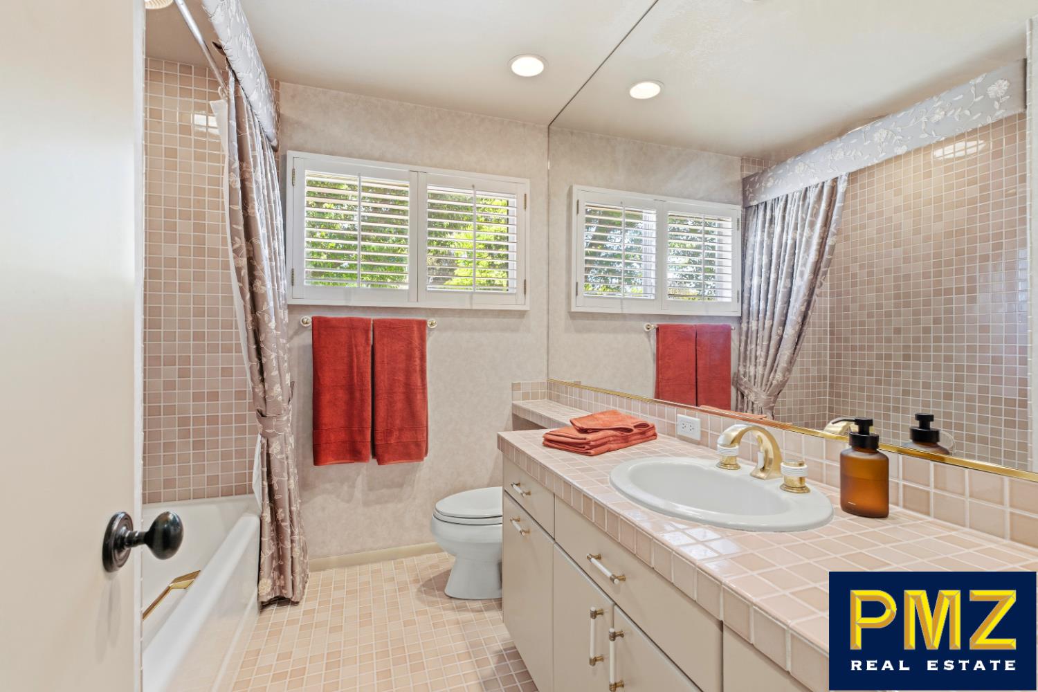 417 Little John Ln, Modesto, CA 95350