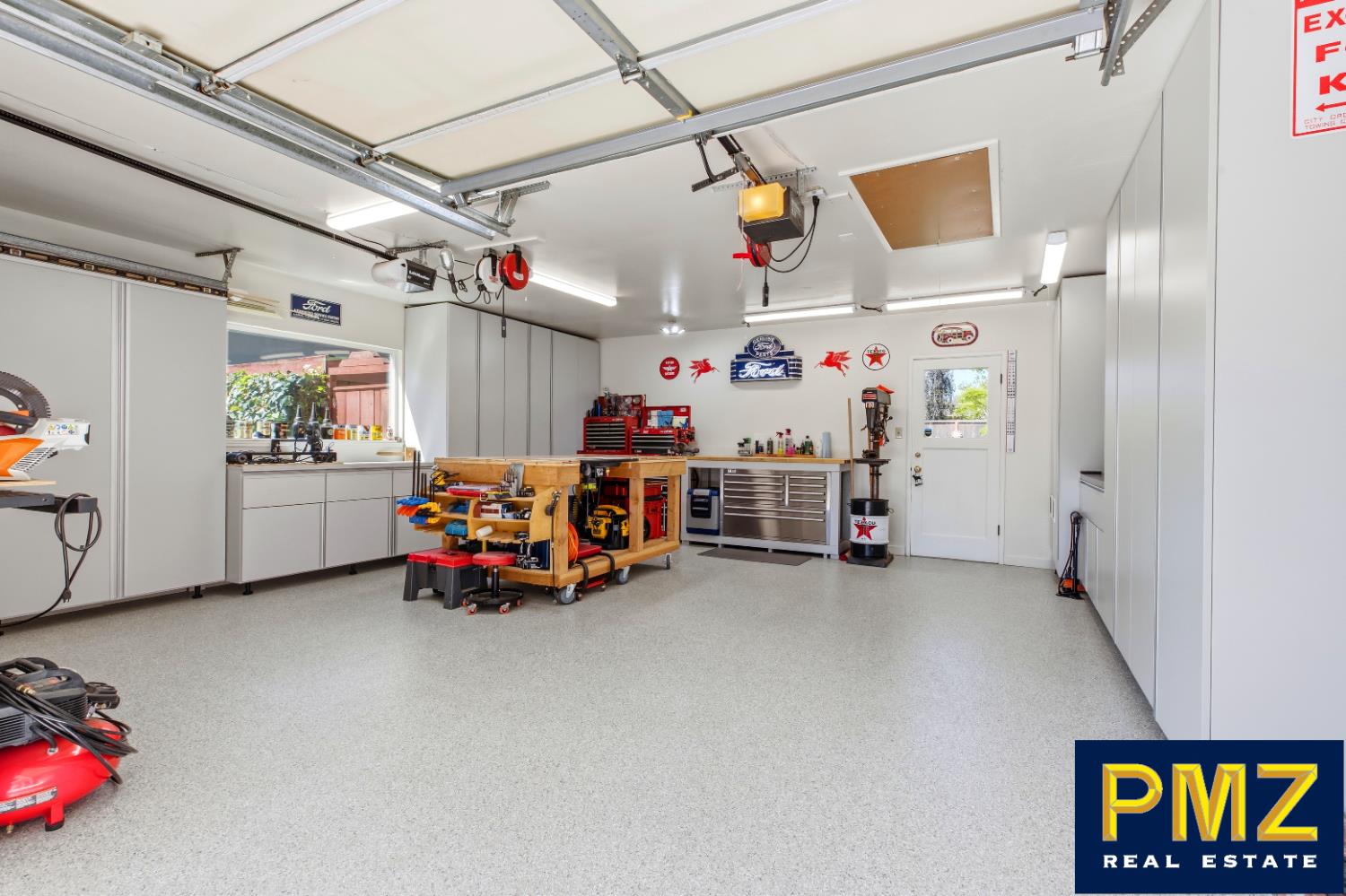 417 Little John Ln, Modesto, CA 95350