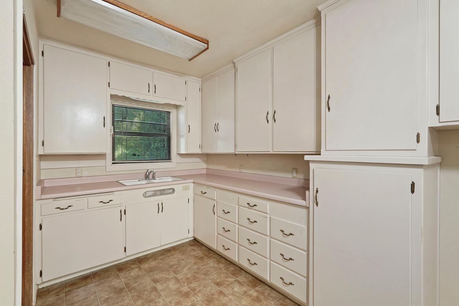 2194 Yosemite Pkwy, Merced, CA 95341