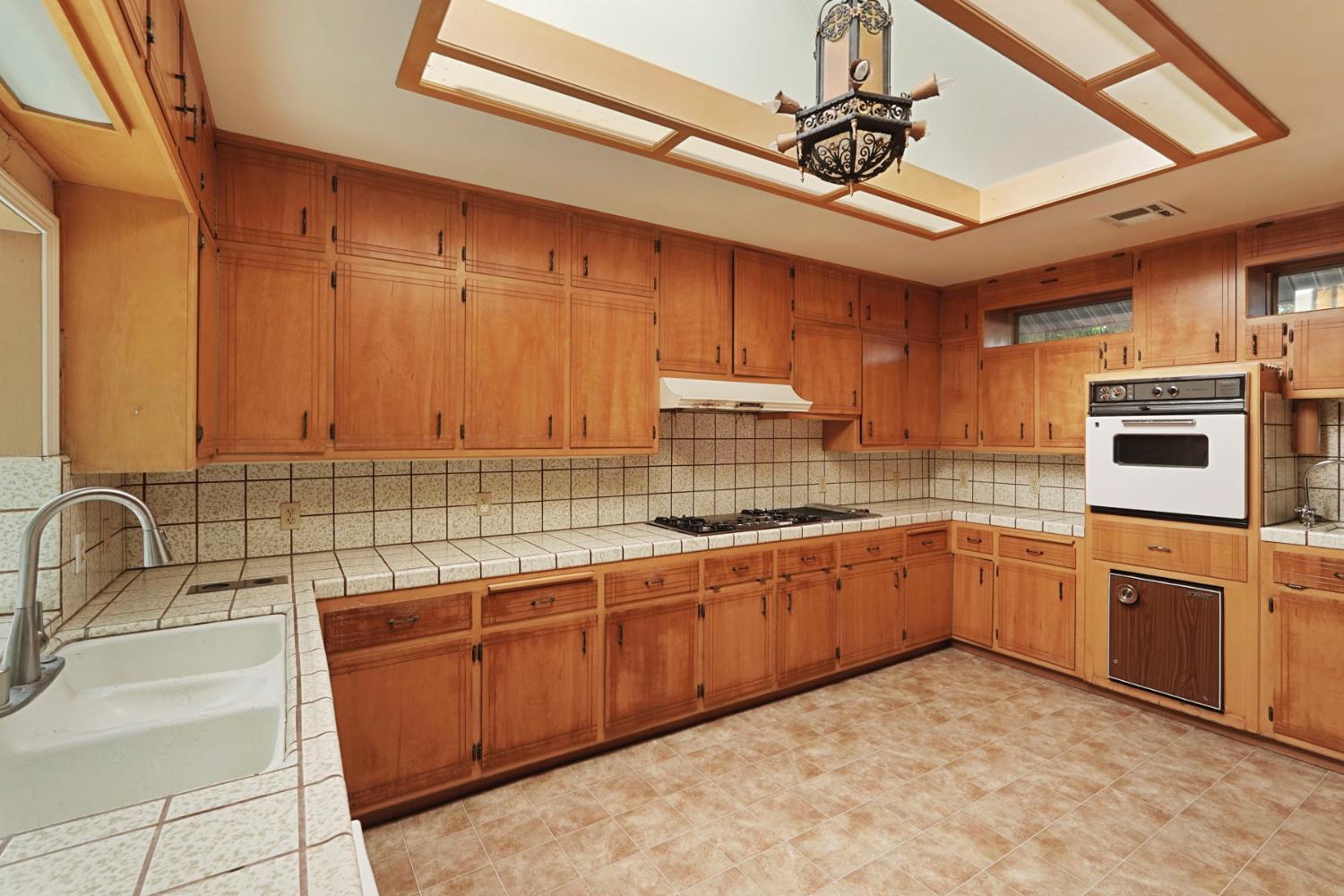 2194 Yosemite Pkwy, Merced, CA 95341