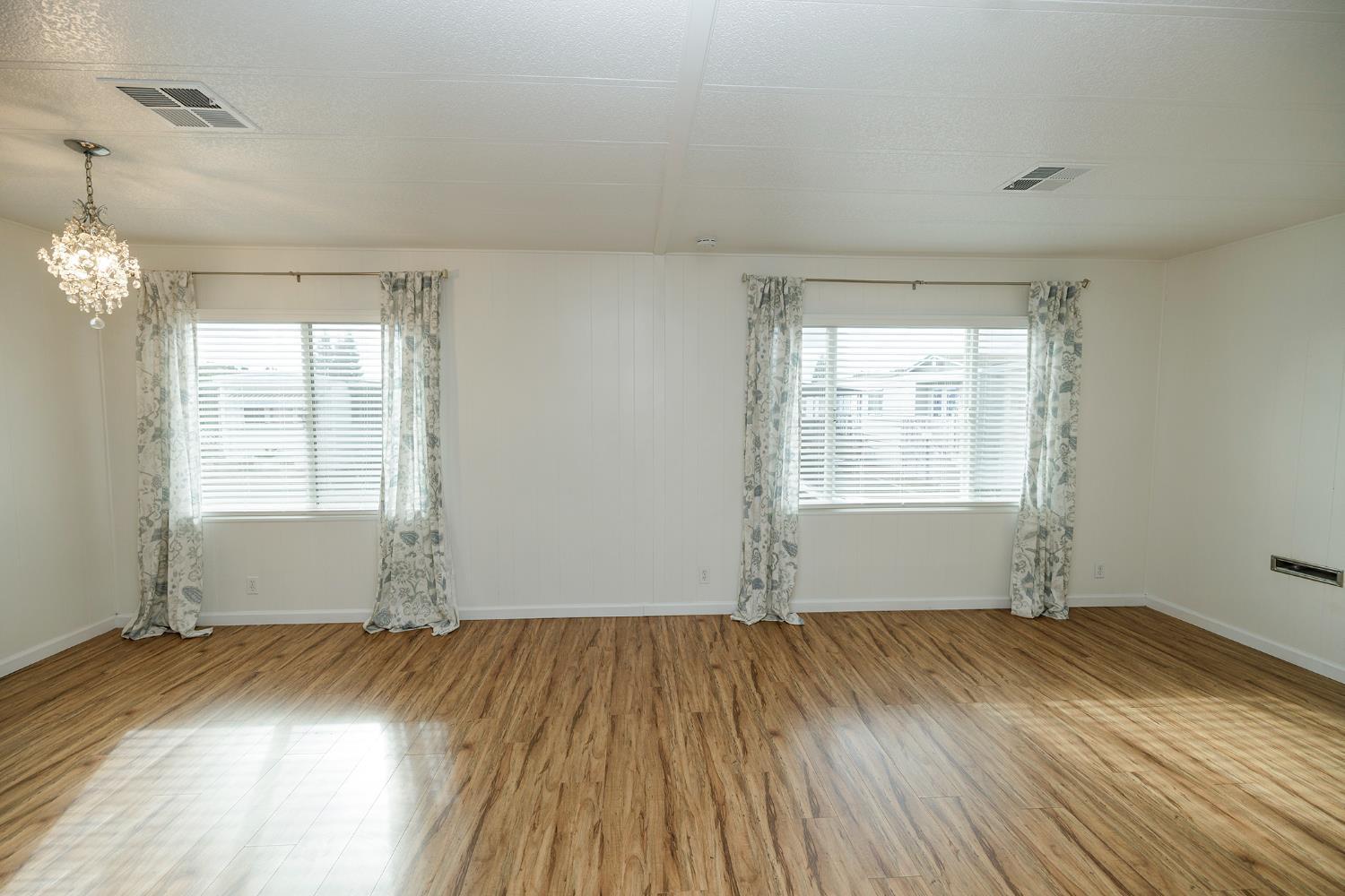 2505 Jackson Ave #194, Escalon, CA 95320