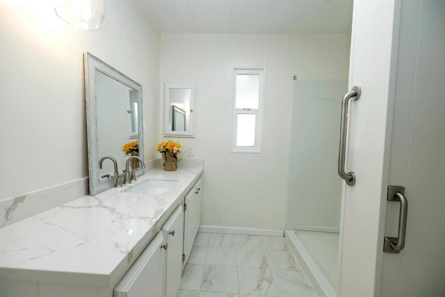 2505 Jackson Ave #194, Escalon, CA 95320