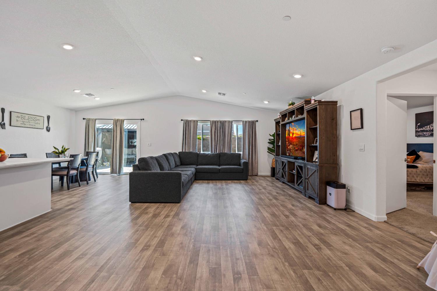 209 Dogwood Ranch Way, Patterson, CA 95363