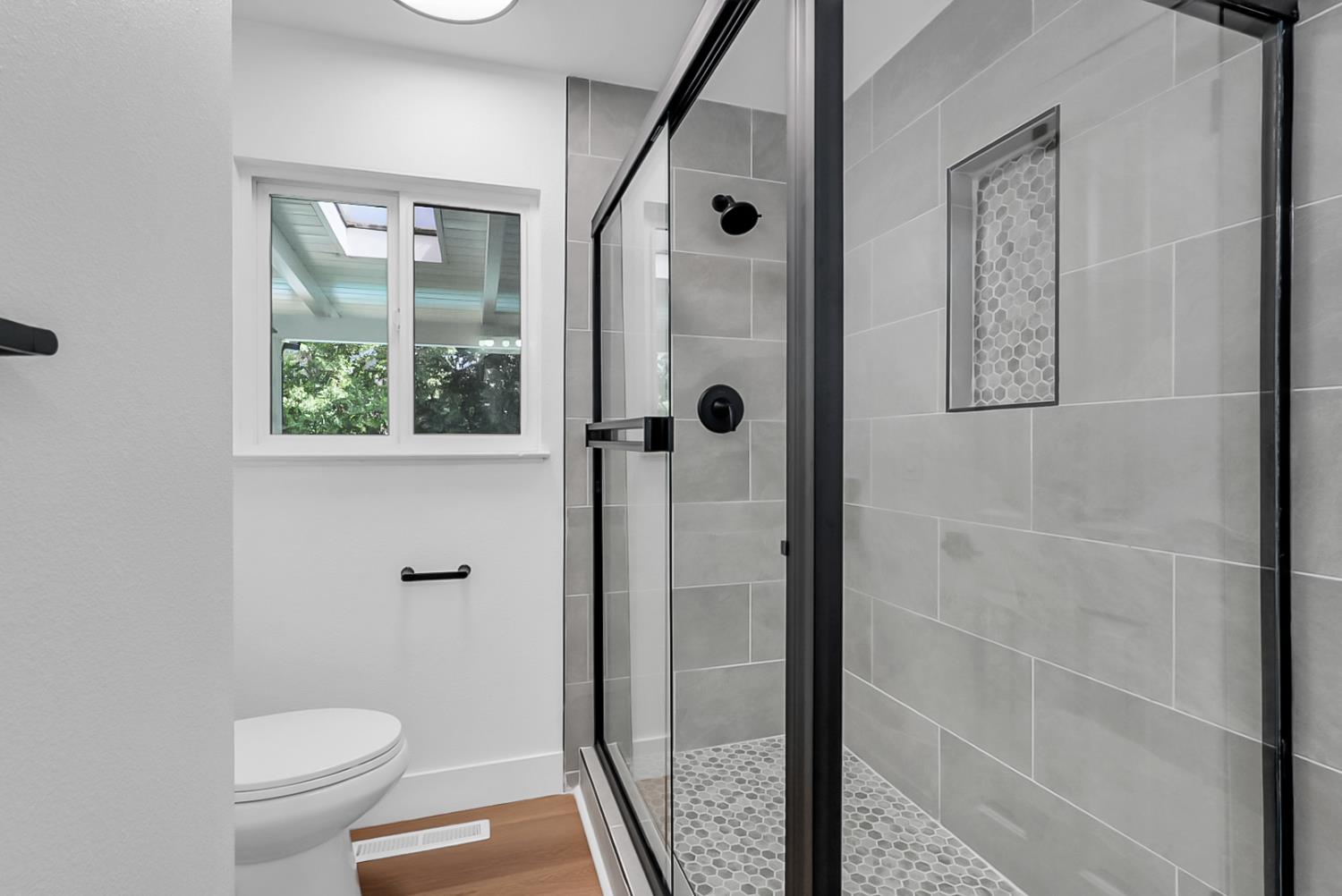 6908 Arrowwood Dr, Riverbank, CA 95367