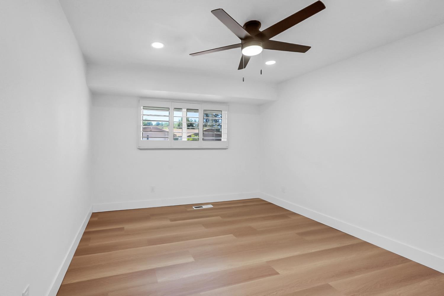 6908 Arrowwood Dr, Riverbank, CA 95367