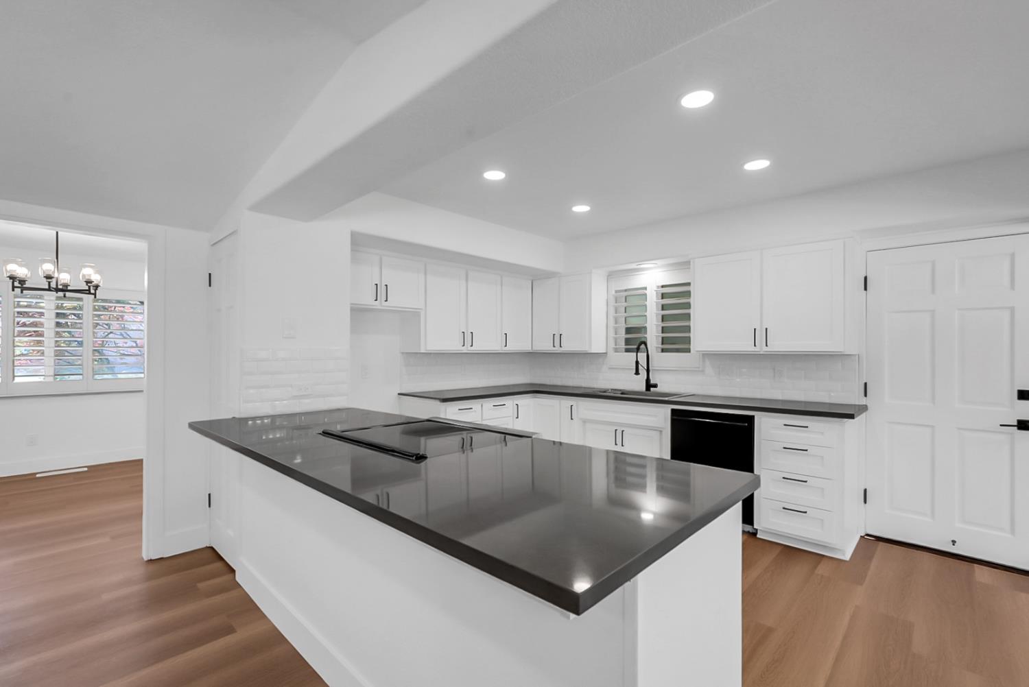 6908 Arrowwood Dr, Riverbank, CA 95367