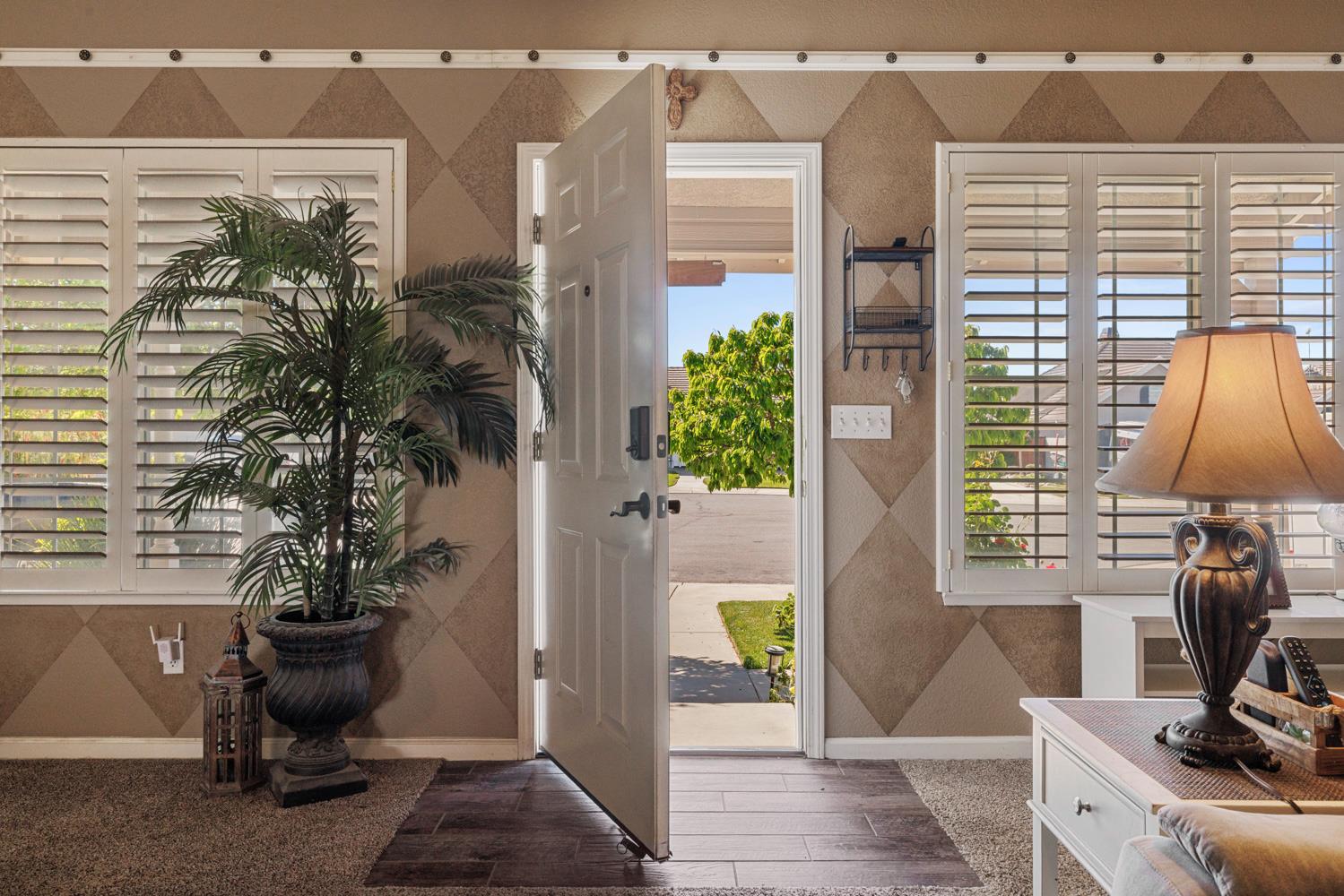 1084 Eastburg Ct, Ripon, CA 95366