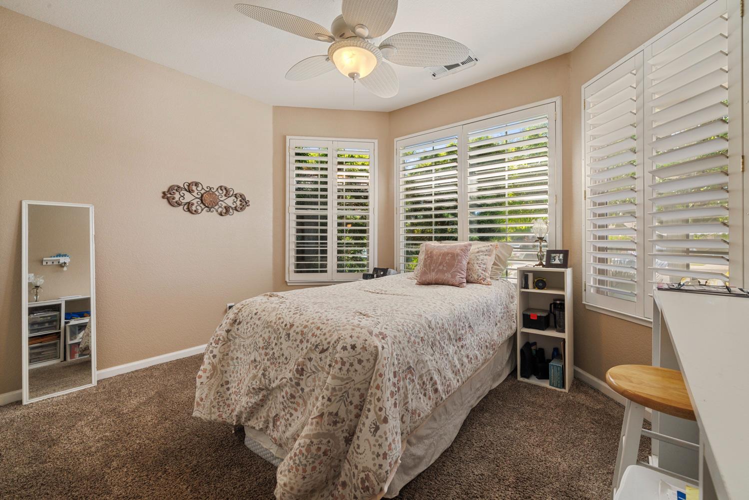 1084 Eastburg Ct, Ripon, CA 95366