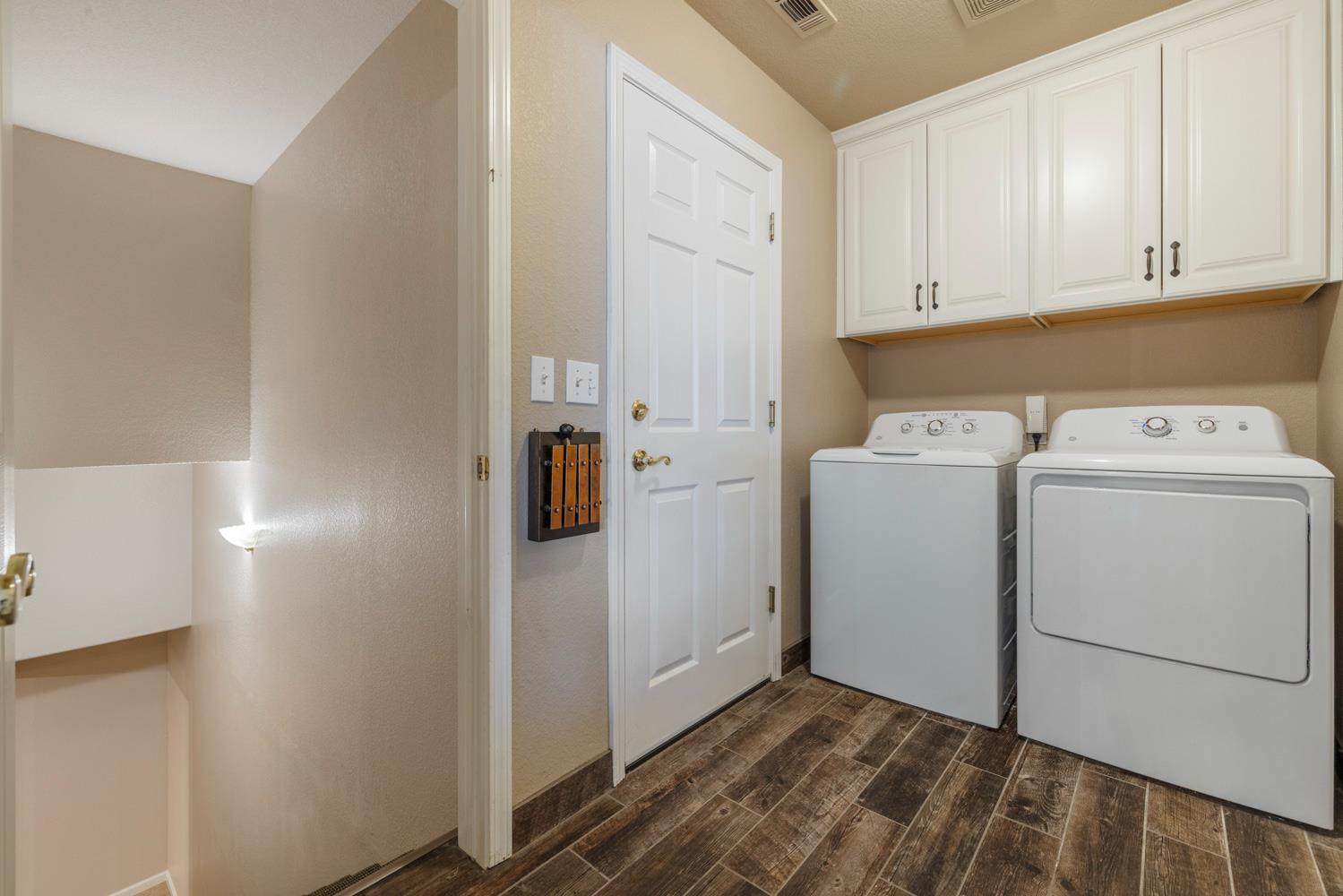 1084 Eastburg Ct, Ripon, CA 95366