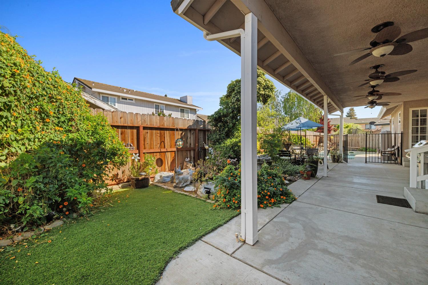 1084 Eastburg Ct, Ripon, CA 95366