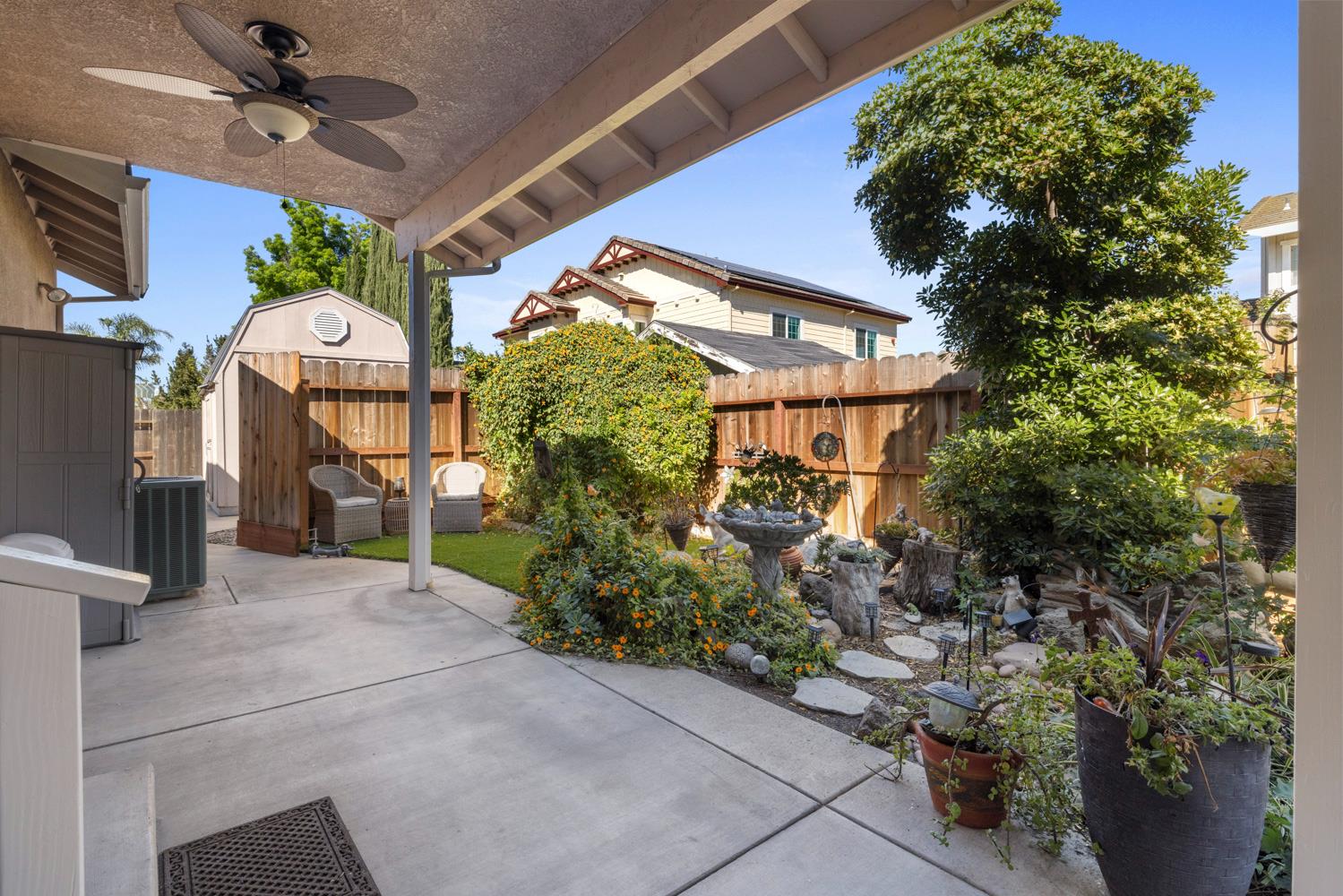 1084 Eastburg Ct, Ripon, CA 95366