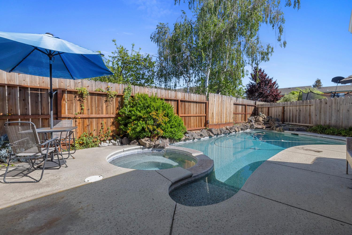 1084 Eastburg Ct, Ripon, CA 95366