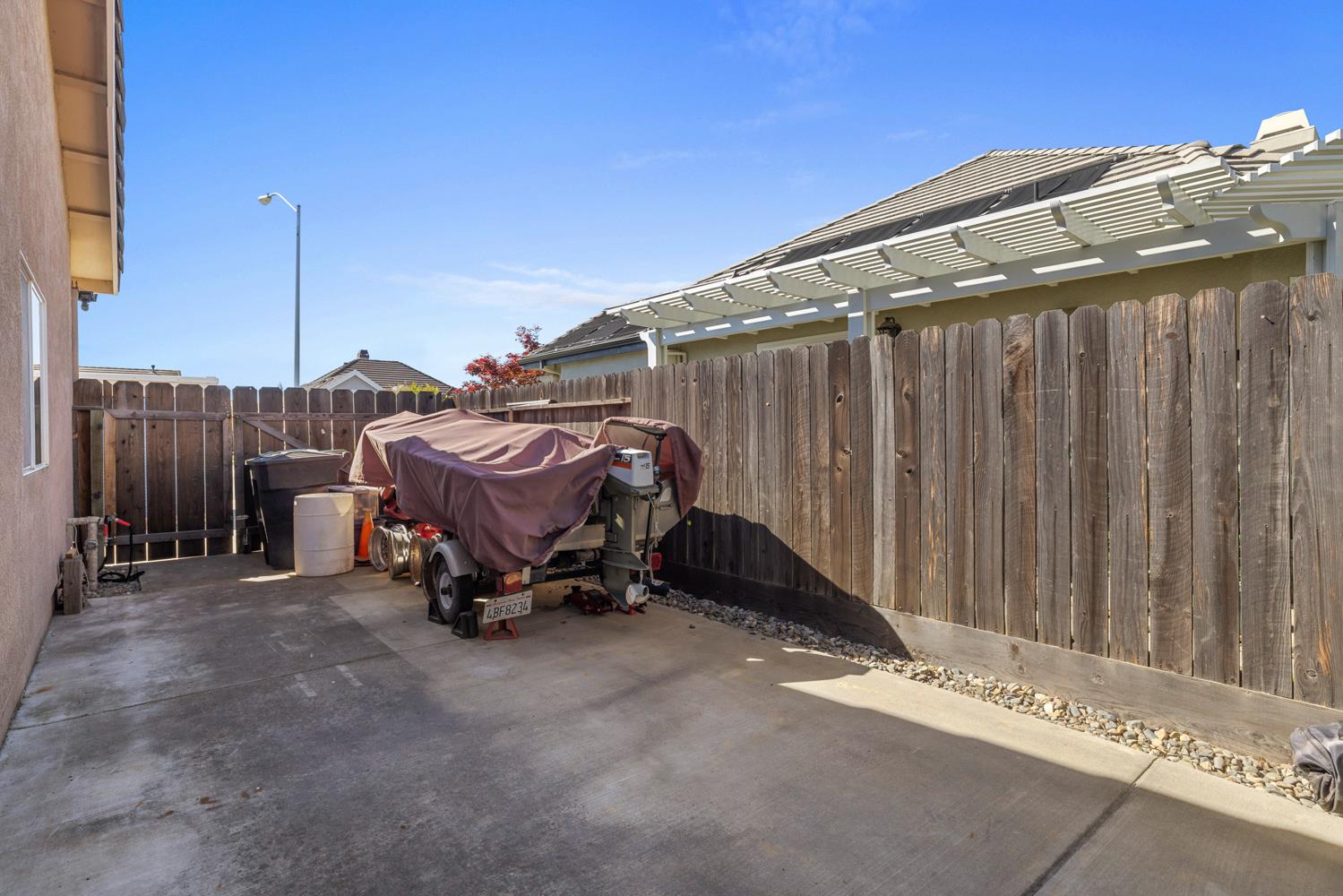 1084 Eastburg Ct, Ripon, CA 95366