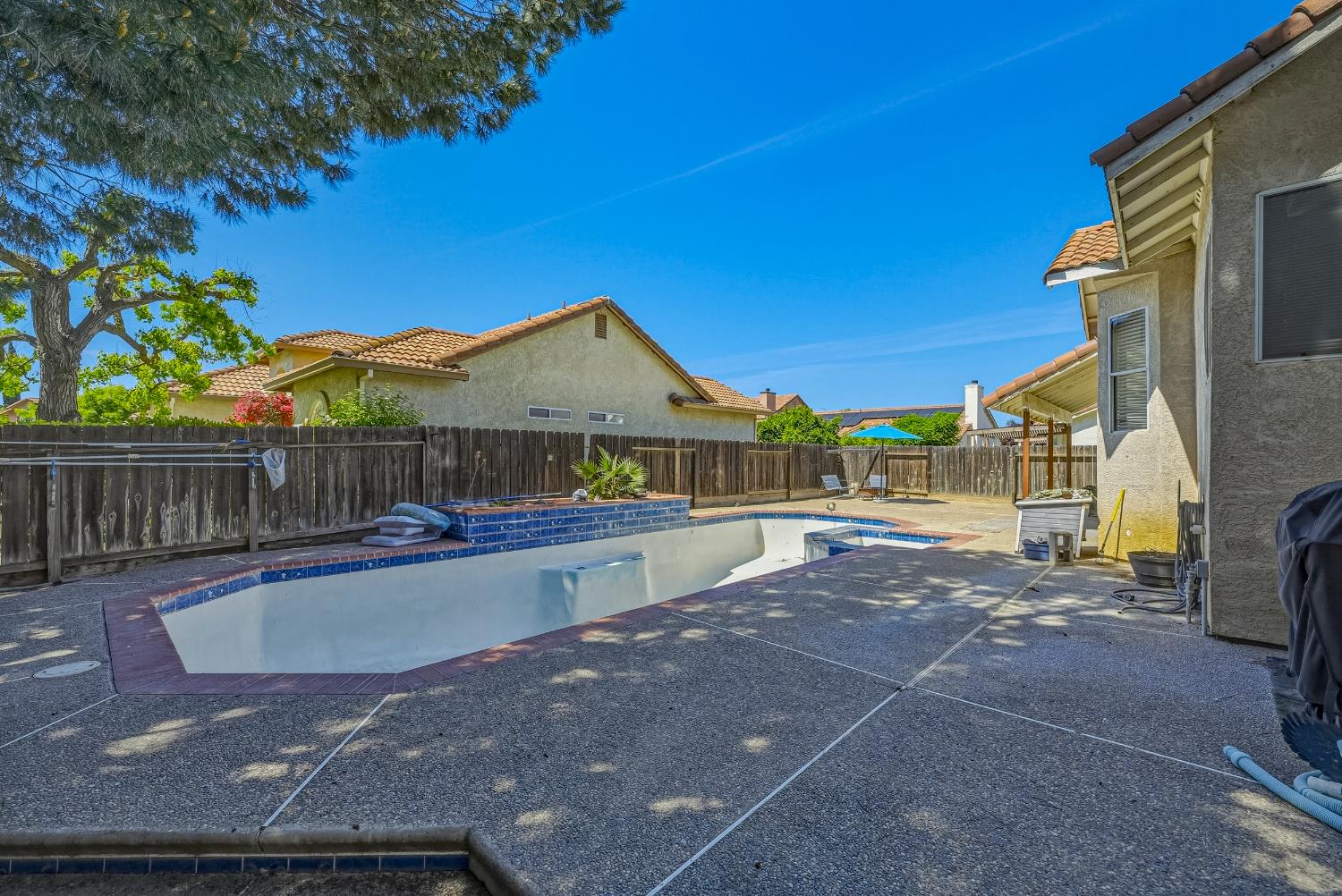 75 Via Jodi, Gustine, CA 95322