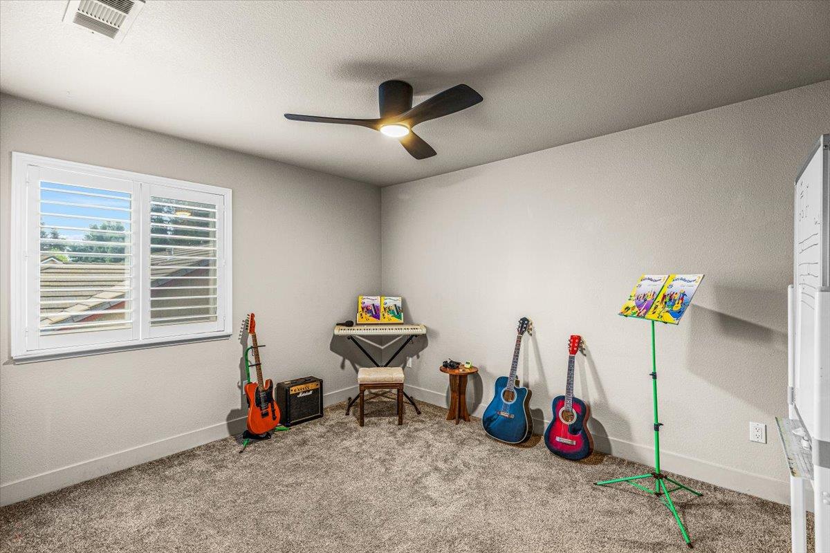 2485 Tigers Dr, Turlock, CA 95382