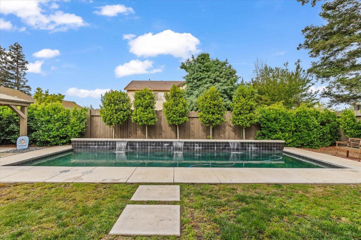 2485 Tigers Dr, Turlock, CA 95382