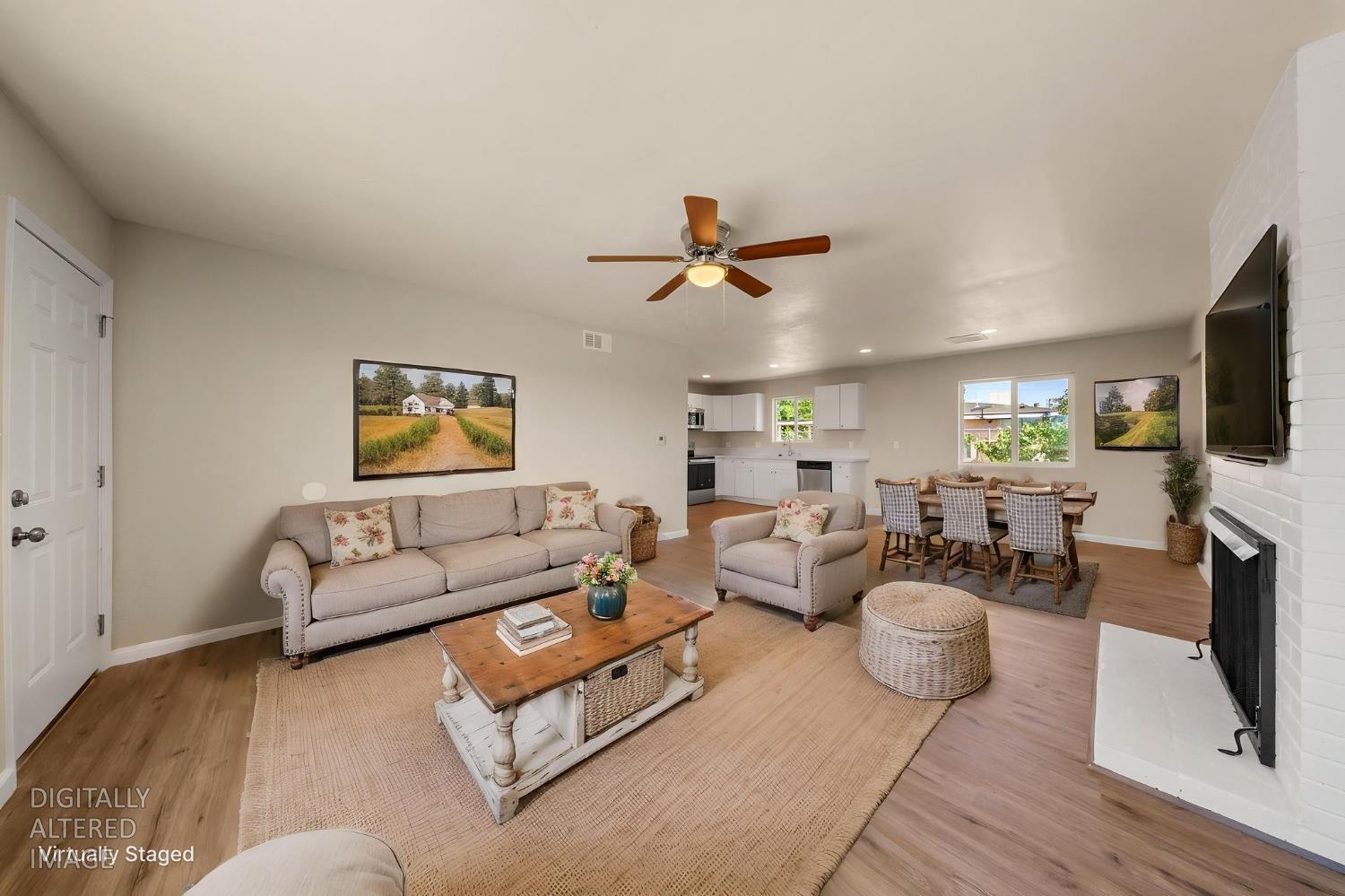 1209 Peach Ave, Livingston, CA 95334