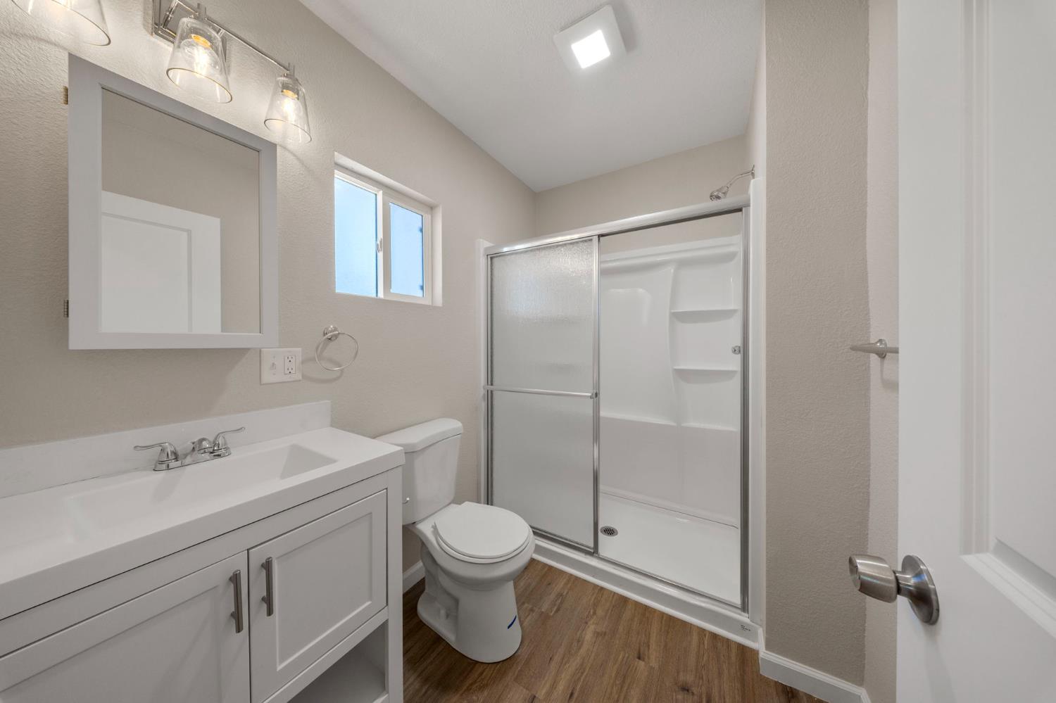 1209 Peach Ave, Livingston, CA 95334