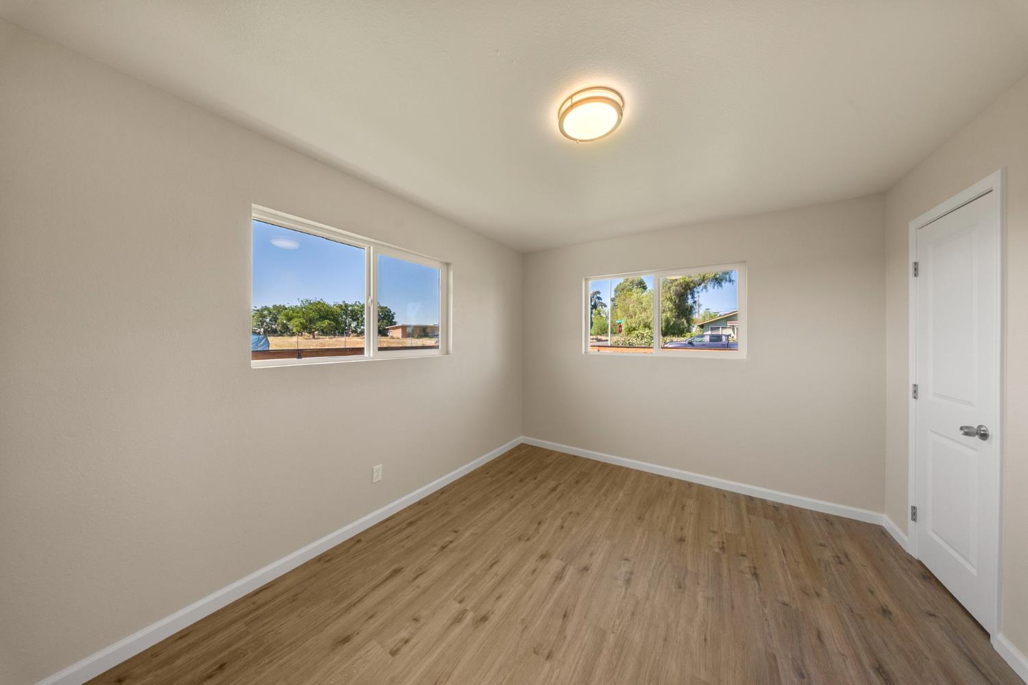 1209 Peach Ave, Livingston, CA 95334