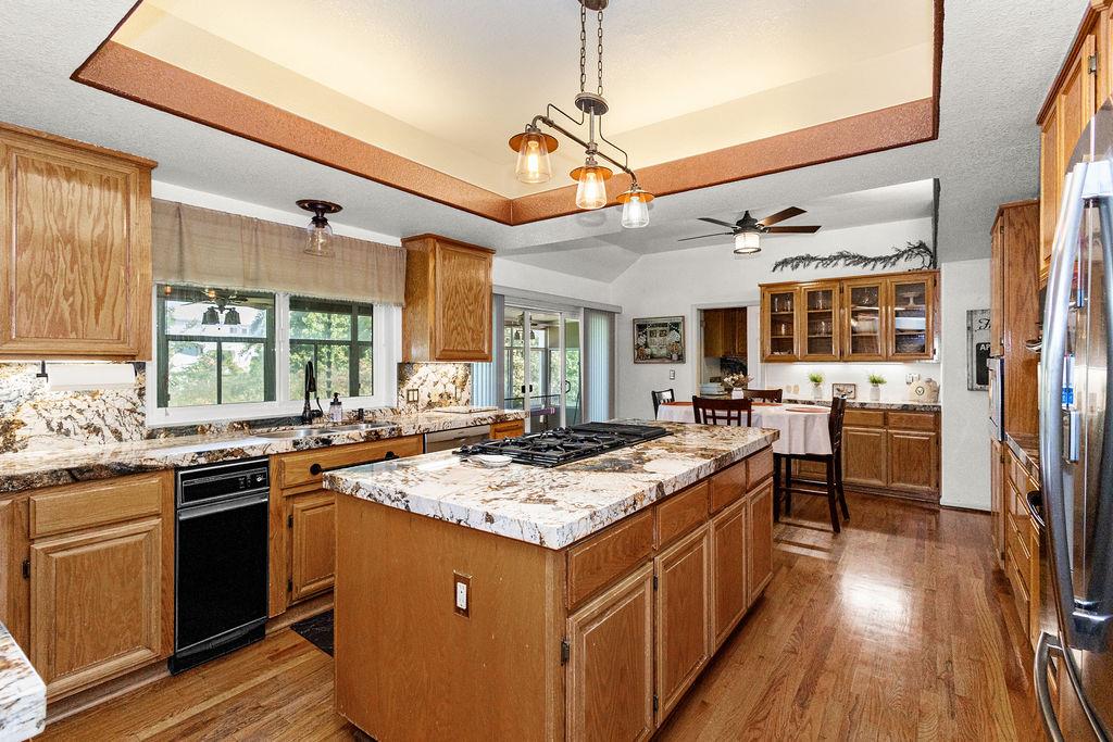 9824 Red Fox Dr, Oakdale, CA 95361