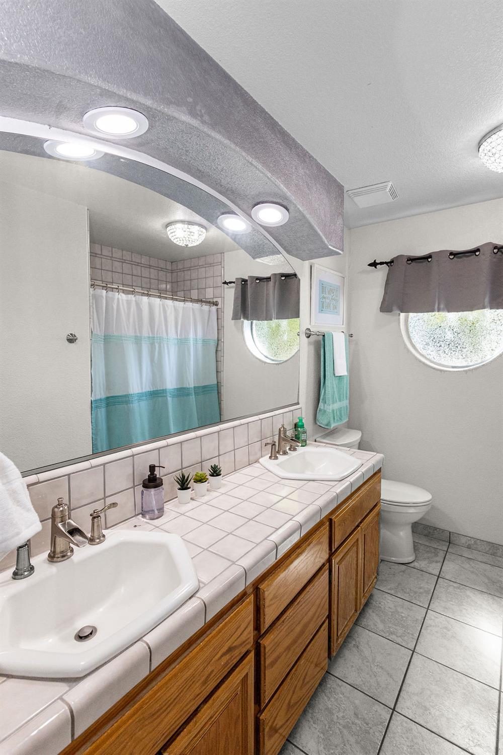 9824 Red Fox Dr, Oakdale, CA 95361