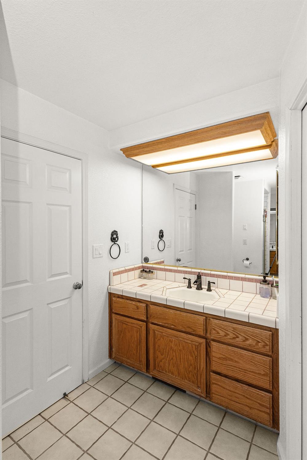 9824 Red Fox Dr, Oakdale, CA 95361