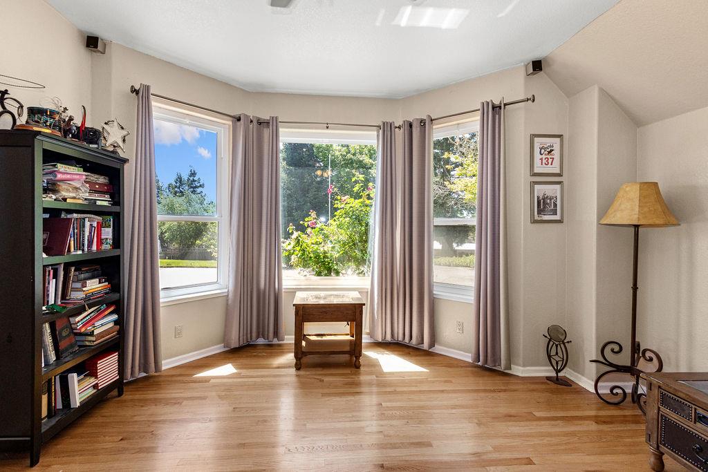 9824 Red Fox Dr, Oakdale, CA 95361