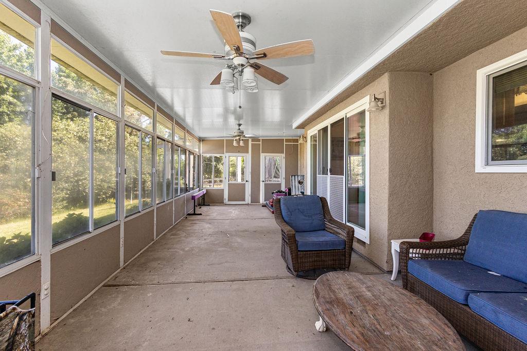 9824 Red Fox Dr, Oakdale, CA 95361