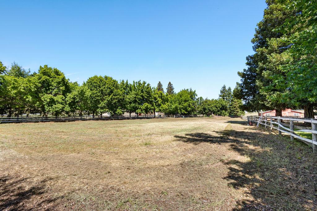 9824 Red Fox Dr, Oakdale, CA 95361