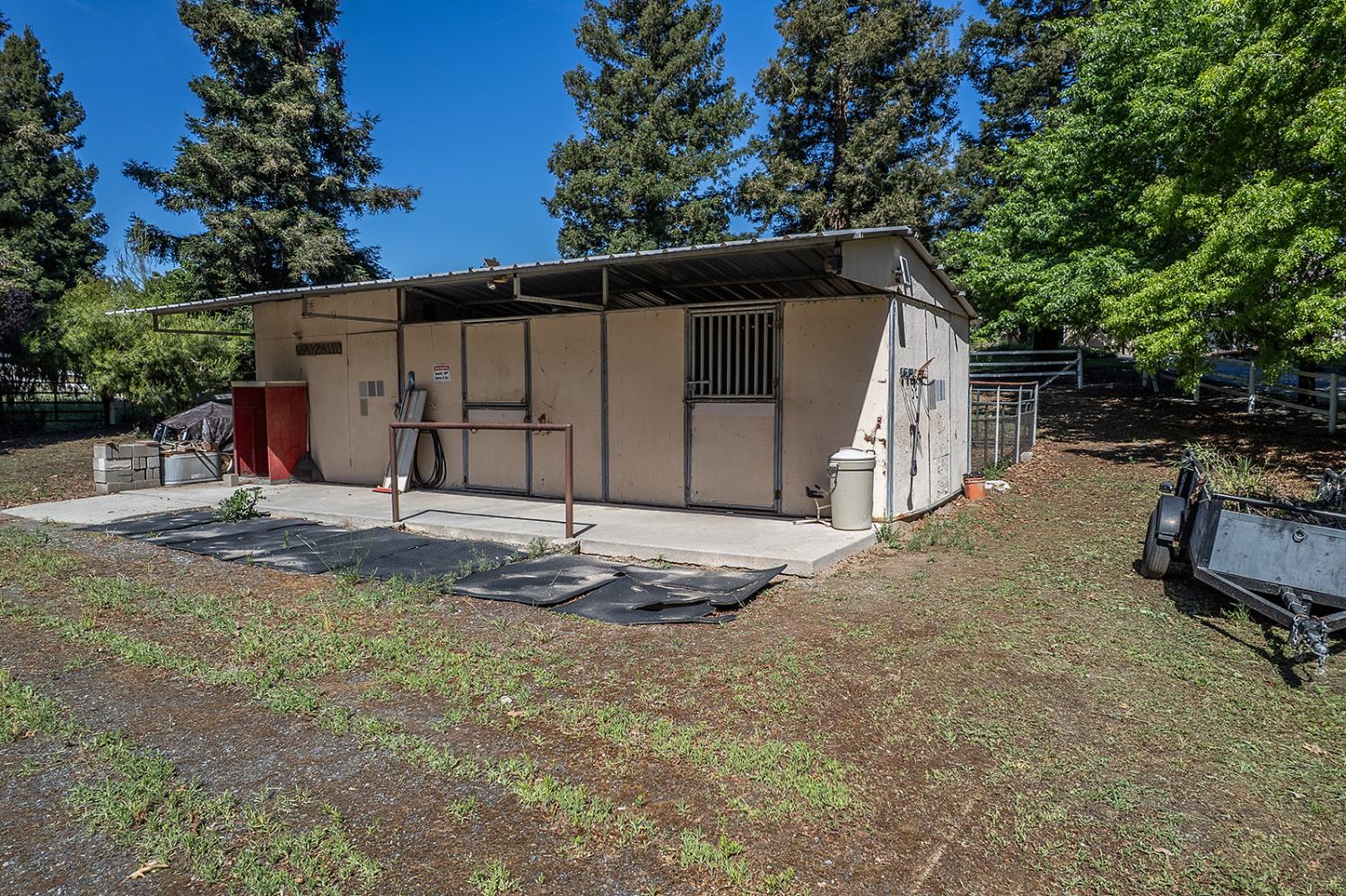 9824 Red Fox Dr, Oakdale, CA 95361