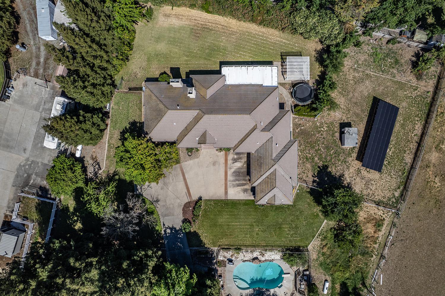 9824 Red Fox Dr, Oakdale, CA 95361