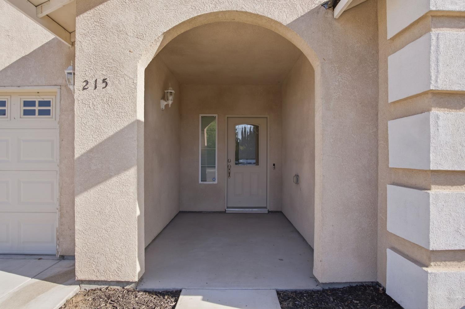 215 E Hawkeye Ave, Turlock, CA 95380