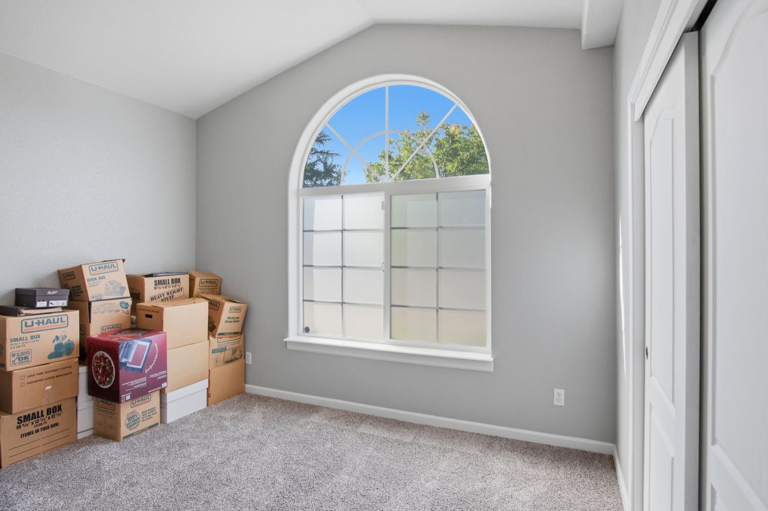 215 E Hawkeye Ave, Turlock, CA 95380