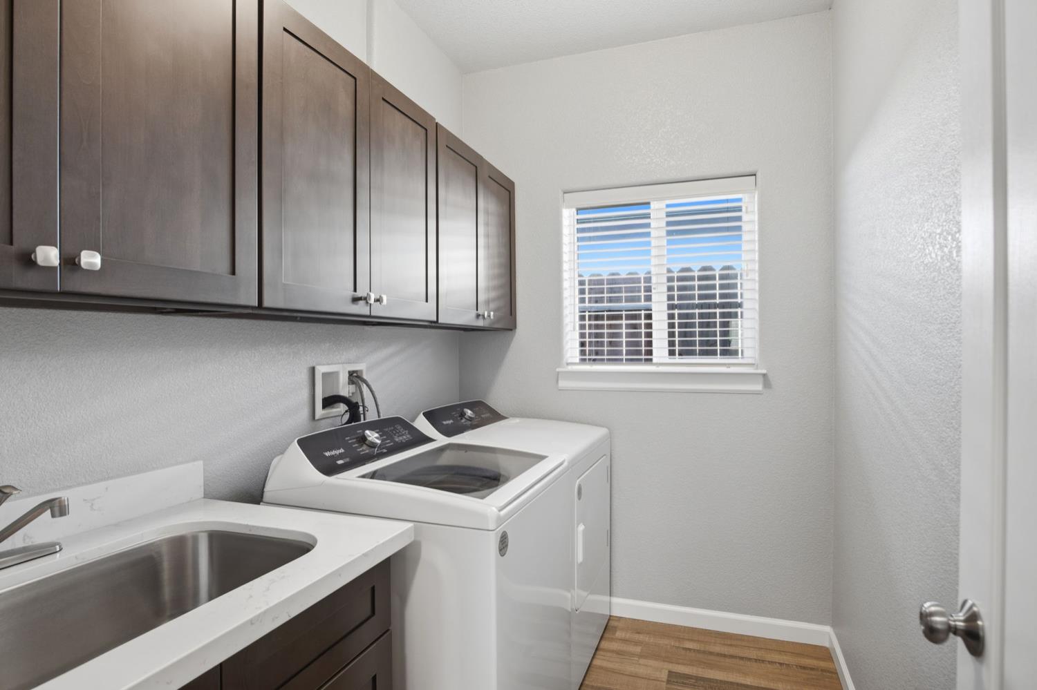 215 E Hawkeye Ave, Turlock, CA 95380