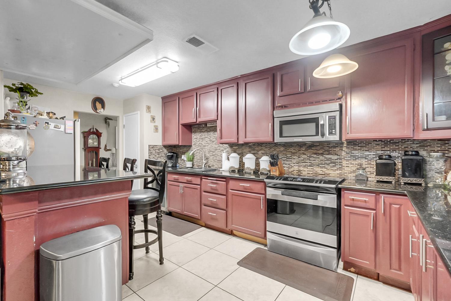 1427 Snyder St, Manteca, CA 95336