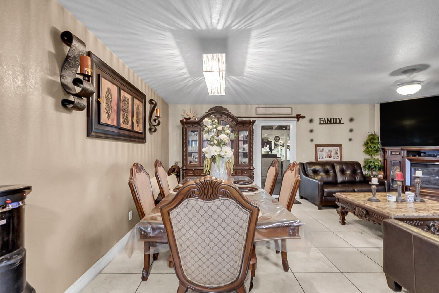 1427 Snyder St, Manteca, CA 95336