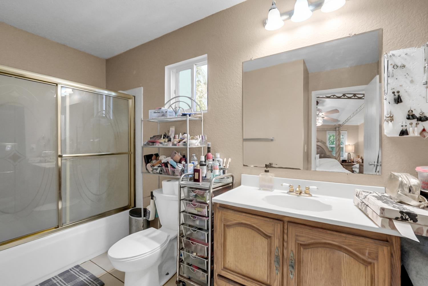 1427 Snyder St, Manteca, CA 95336