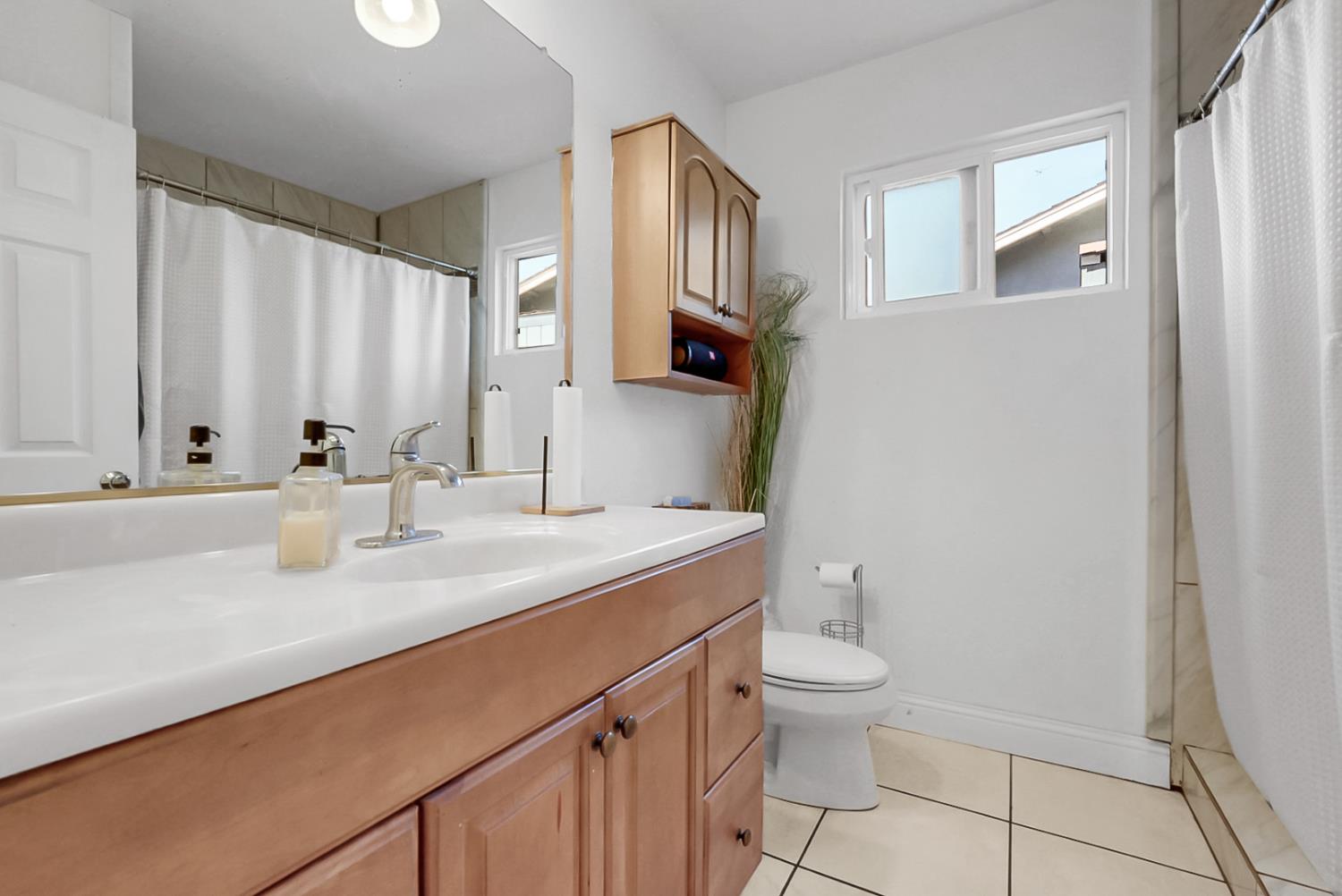 1427 Snyder St, Manteca, CA 95336