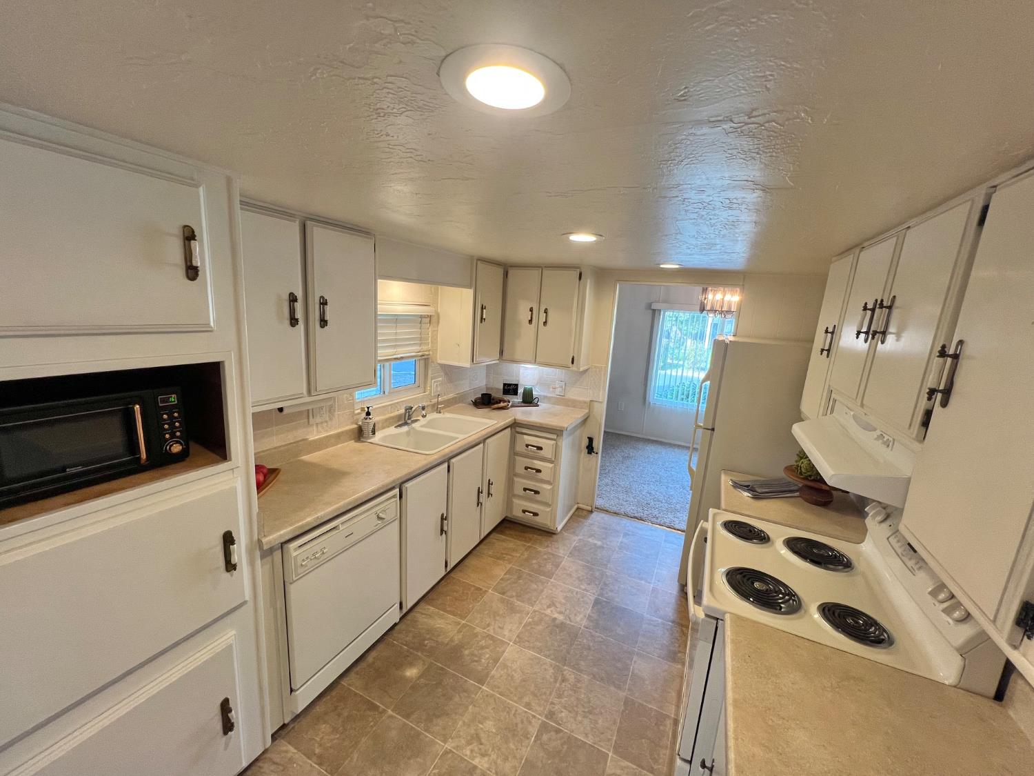 3955 Coffee #53, Modesto, CA 95355